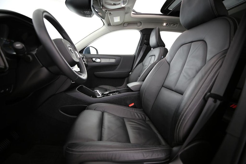 Vehicle image VOLVO XC40