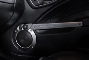 Aston Martin Vanquish 6.0 V12