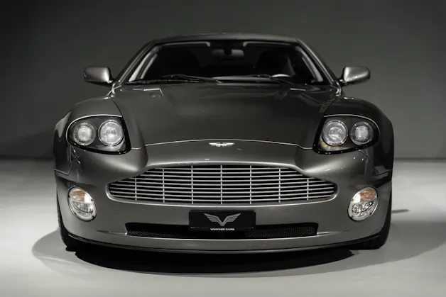 Aston Martin Vanquish 6.0 V12