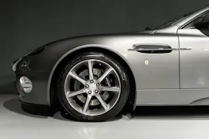 Aston Martin Vanquish 6.0 V12