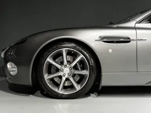 Aston Martin Vanquish 6.0 V12