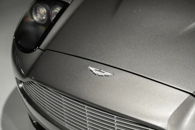 Aston Martin Vanquish 6.0 V12