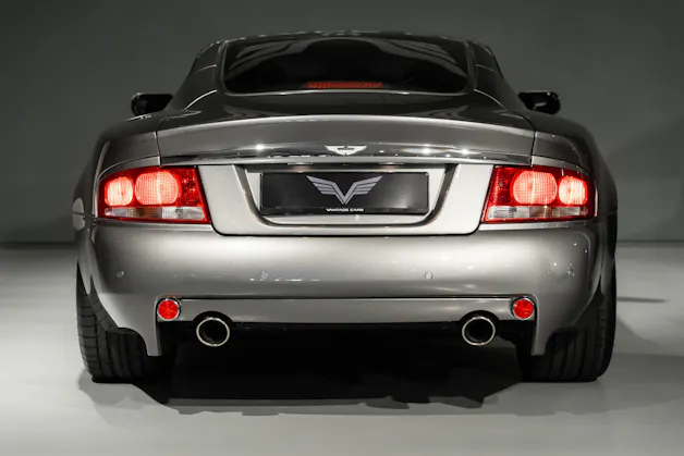 Aston Martin Vanquish 6.0 V12