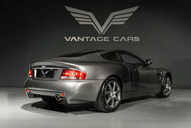 Aston Martin Vanquish 6.0 V12