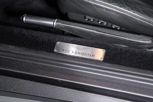 Aston Martin Vanquish 6.0 V12