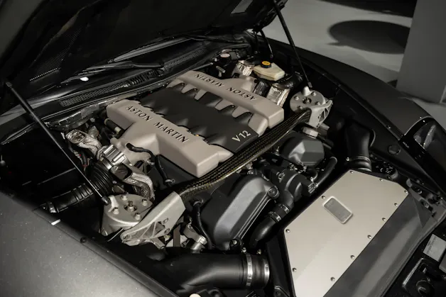 Aston Martin Vanquish 6.0 V12