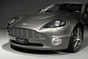 Aston Martin Vanquish 6.0 V12