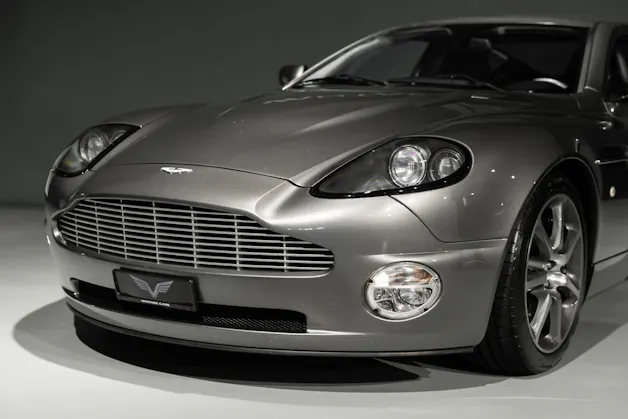 Aston Martin Vanquish 6.0 V12