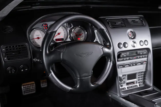 Aston Martin Vanquish 6.0 V12