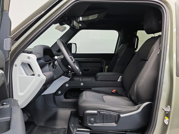 Vehicle image LAND ROVER DEFENDER