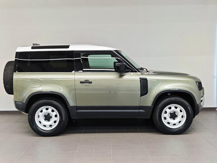 Vehicle image LAND ROVER DEFENDER