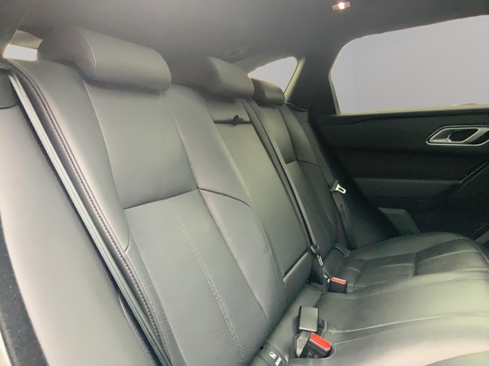 Vehicle image LAND ROVER RANGE ROVER VELAR