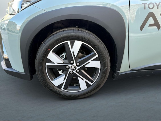 Vehicle image 9 Vehicle image 9