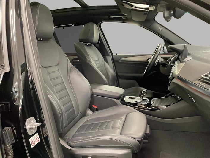 Vehicle image BMW X3