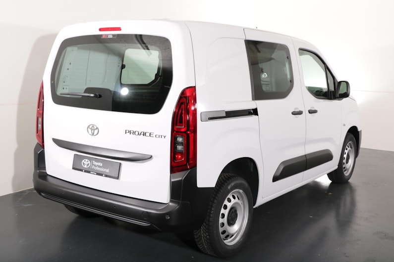 Vehicle image TOYOTA PROACE CITY