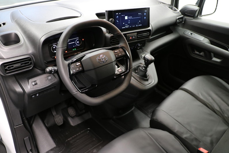 Vehicle image TOYOTA PROACE CITY