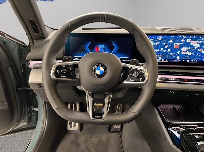 Vehicle image BMW 5 SERIES