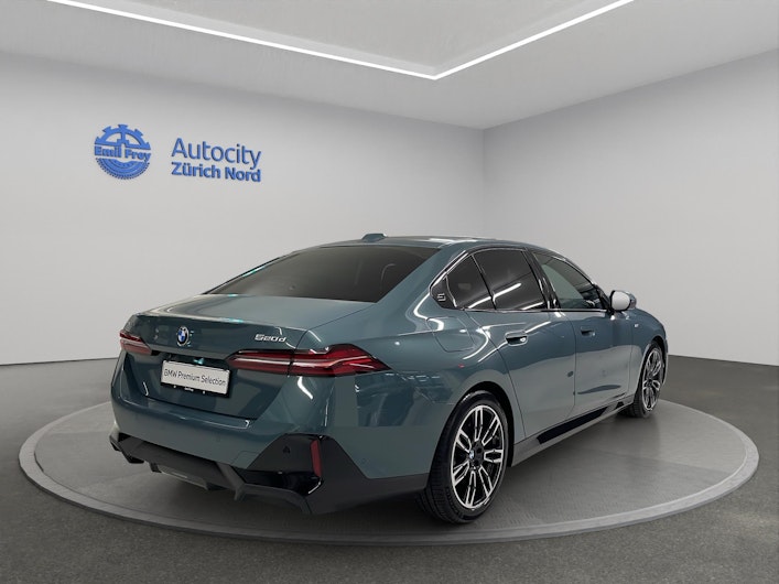 Vehicle image BMW 5 SERIES