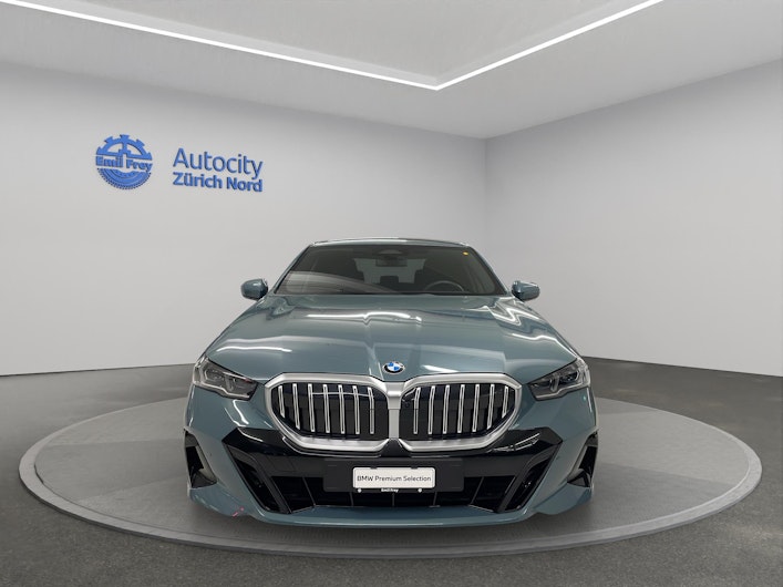 Vehicle image BMW 5 SERIES