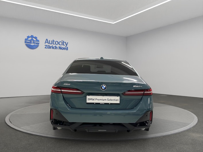 Vehicle image BMW 5 SERIES