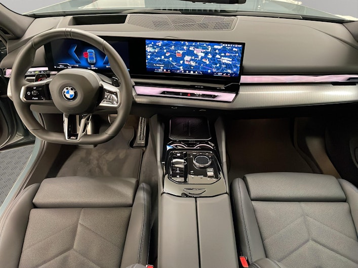 Vehicle image BMW 5 SERIES