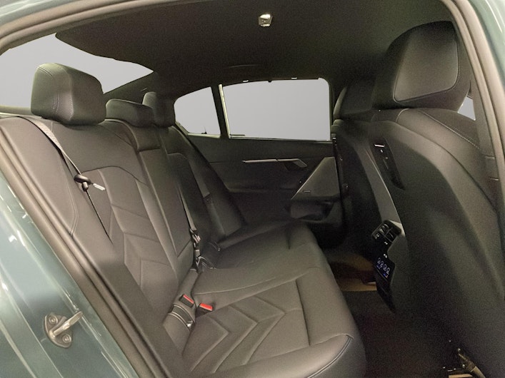 Vehicle image BMW 5 SERIES