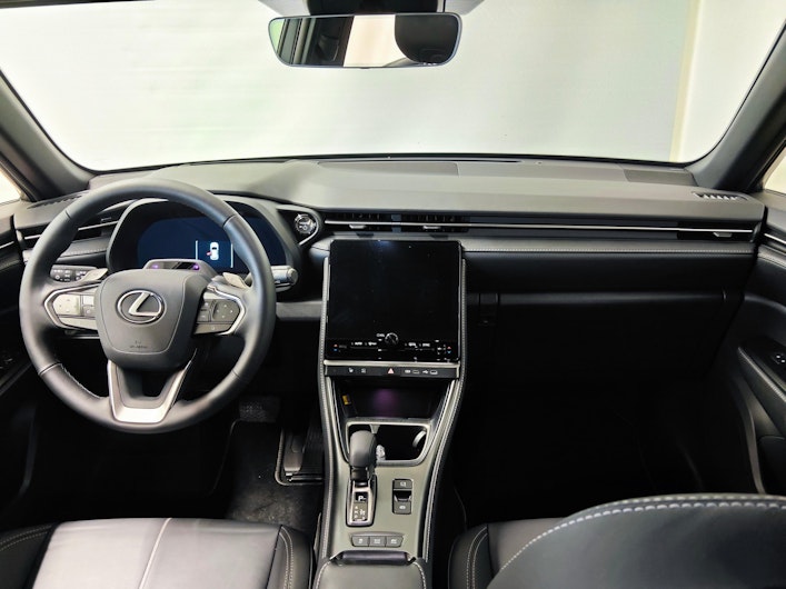 Vehicle image LEXUS LBX