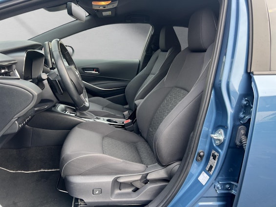 Vehicle image 8 Vehicle image 8