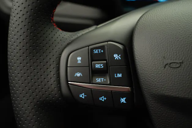 Ford Focus 1.0i EcoB Hybrid 155 ST-Line X