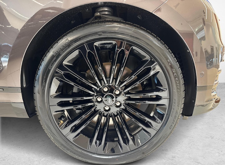 Vehicle image LAND ROVER RANGE ROVER VELAR