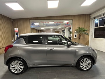 Vehicle image SUZUKI SWIFT 0