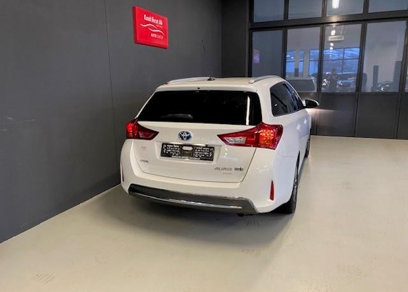 Vehicle image 5 Vehicle image 5