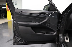Vehicle image BMW X3 30e xDrive SAG