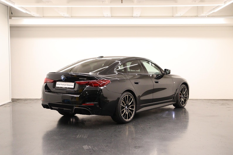 Vehicle image BMW i4