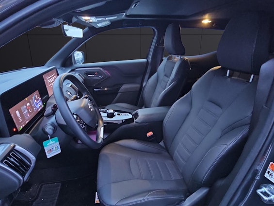 Vehicle image 9 Vehicle image 9