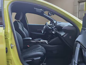 Peugeot 208 Hybrid 110 e-DCS6 GT