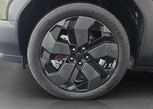 Vehicle image 16 Vehicle image 16