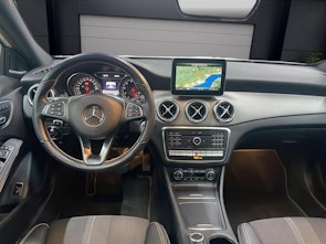 Vehicle image MERCEDES-BENZ GLA 250 4MATIC Urban