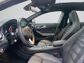 Vehicle image MERCEDES-BENZ GLA 250 4MATIC Urban