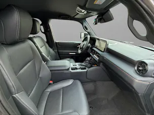 Toyota Land Cruiser 2.8 D 48V Style