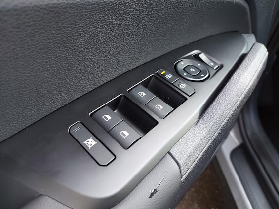 Vehicle image 16 Vehicle image 16