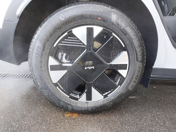 Vehicle image 23 Vehicle image 23