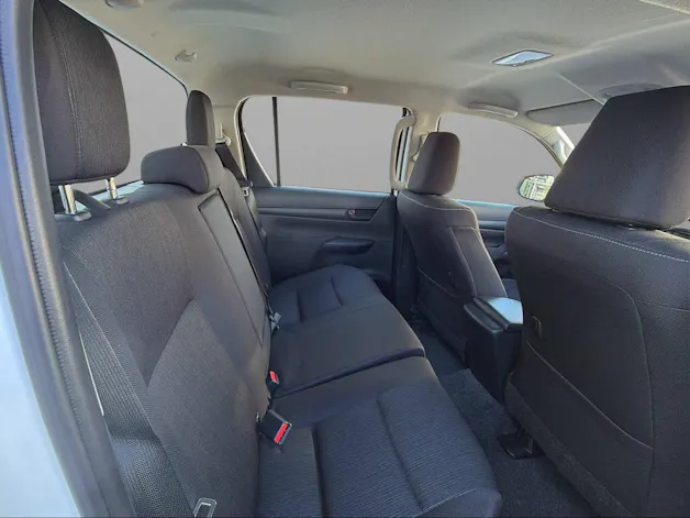 Toyota Hilux Double Cab.-Chassis 2.4 D-4D 150 Comfort