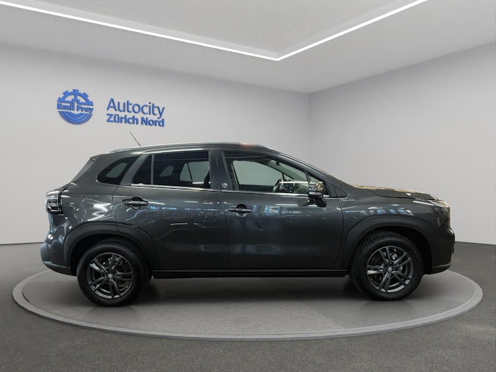 Vehicle image SUZUKI S-CROSS