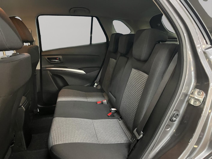 Vehicle image SUZUKI S-CROSS