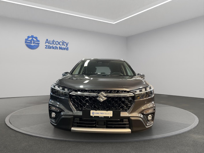 Vehicle image SUZUKI S-CROSS