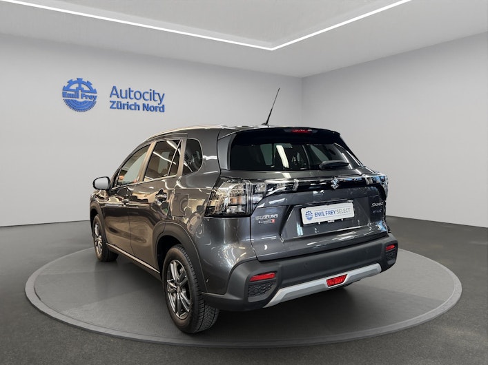 Vehicle image SUZUKI S-CROSS