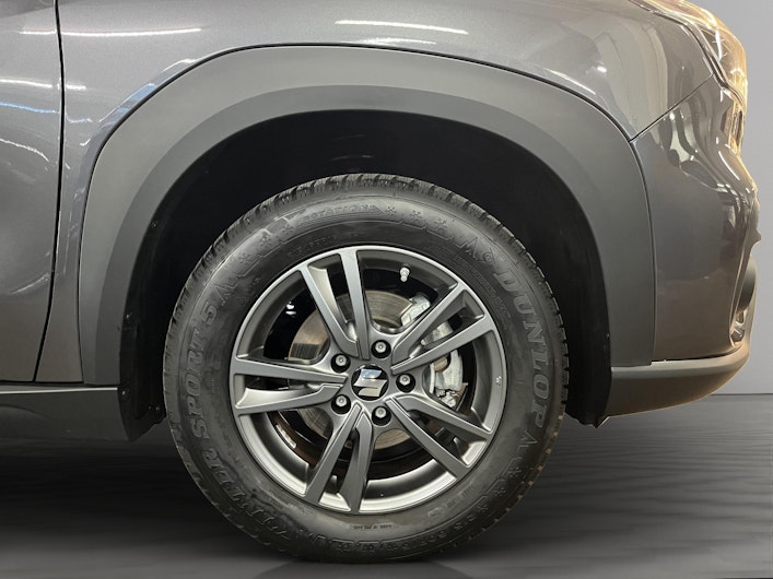 Vehicle image SUZUKI S-CROSS