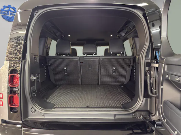 Land Rover Defender 110 3.0 D I6 X-Dynamic SE
