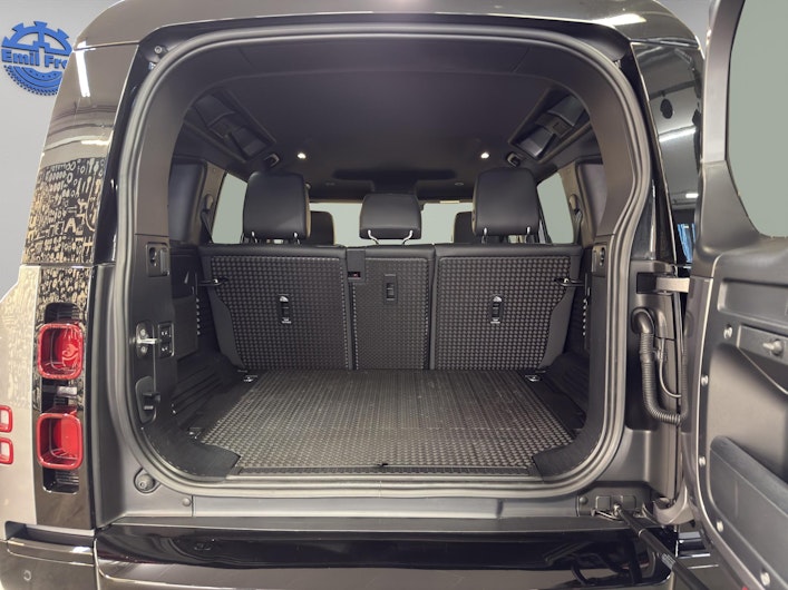 Vehicle image LAND ROVER DEFENDER